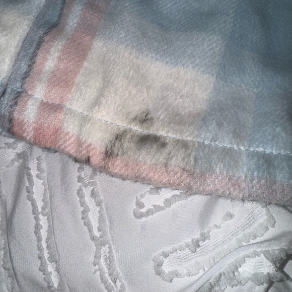 Shacket - Picture 2 of 2